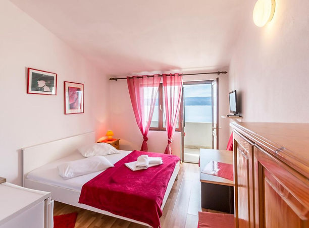 Apartments Borovina